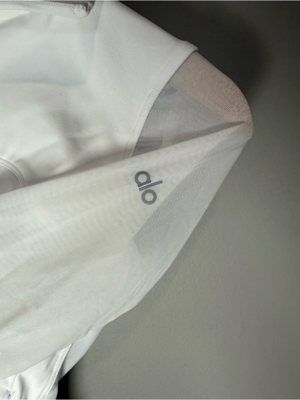 ALO Softsculpt Superset Full Zip Jacket in White - Picture 6 of 10
